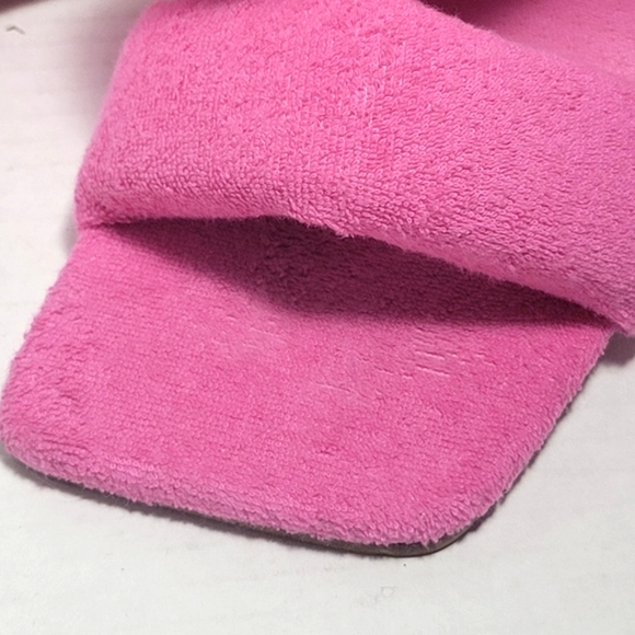 NWOT PRETTY LITTLE THINGS Hot pink Terry cloth Architectural Slides - Picture 4 of 10